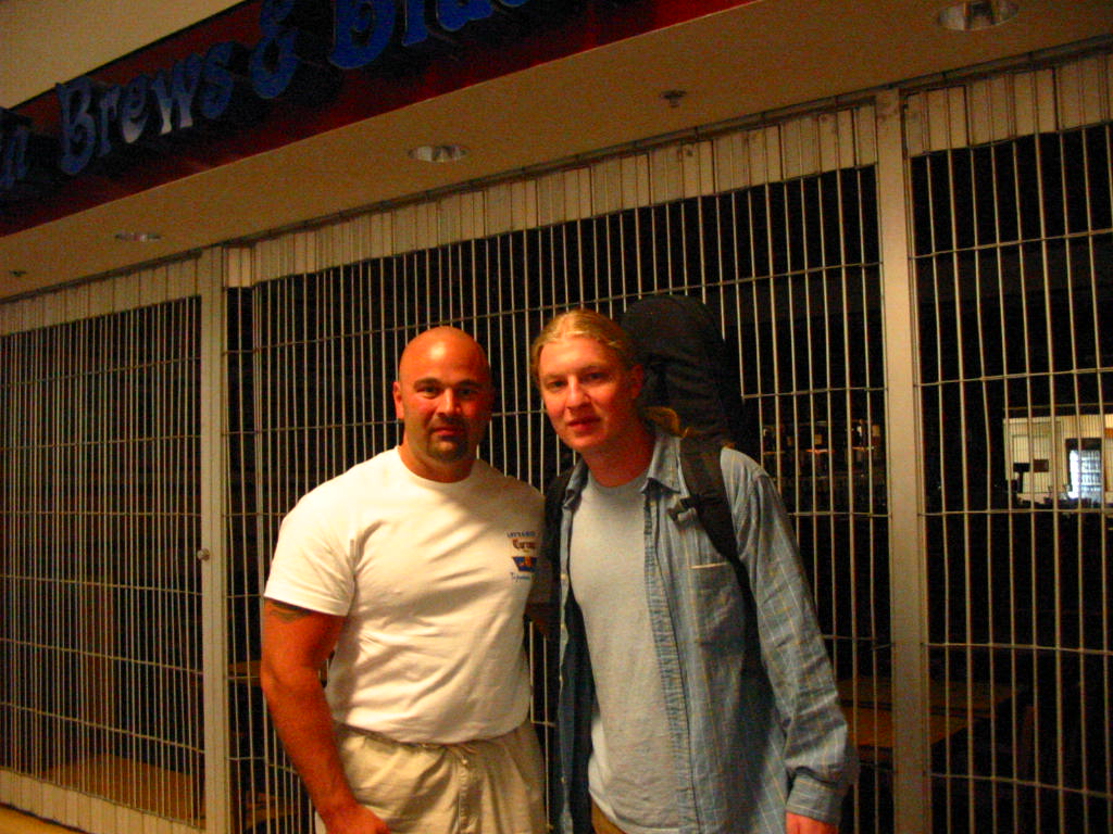 This picture was taken in September 2003 at the airport in Atlanta, GA. Derek was cool, I appreciated his time. See you at the Beacon 2004.