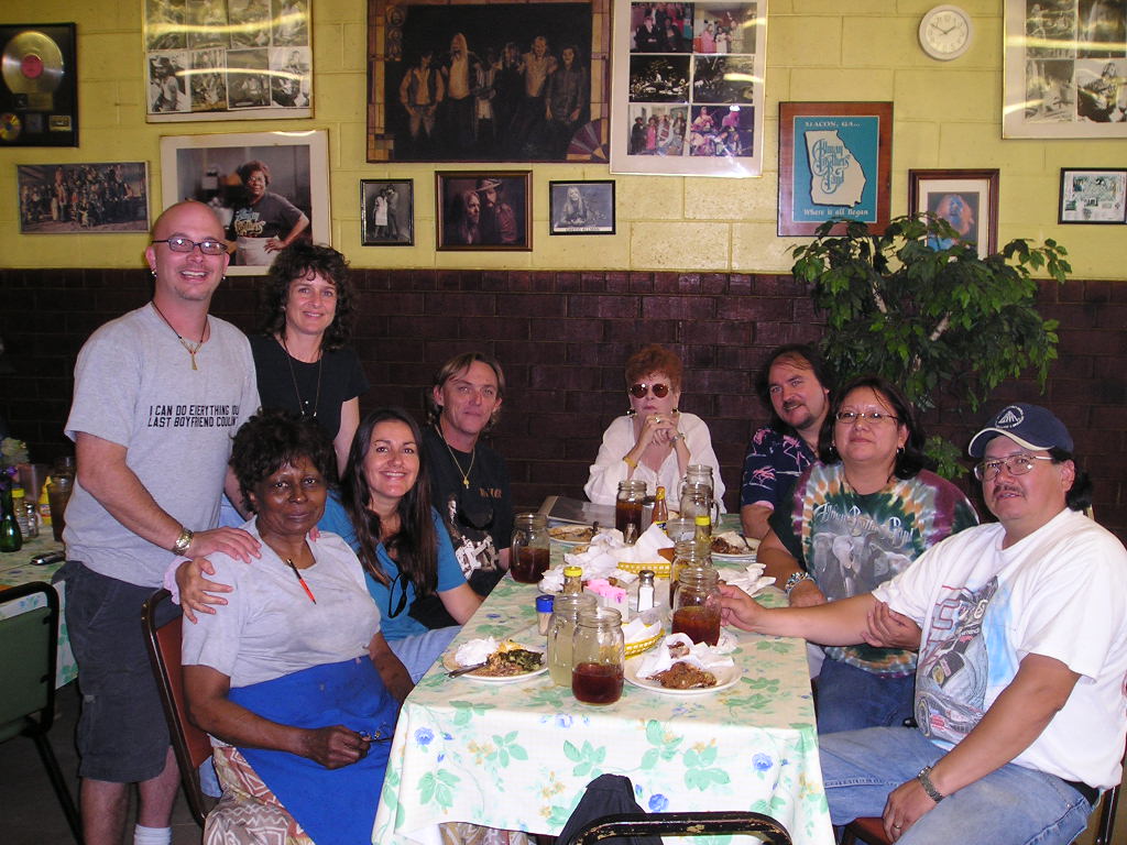 Mama Louise, J.J., Sari, Carol, Kevin, SistaBluz, Goliath, Karen and Lynn (GABBA 2003).