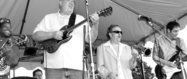 Groovinstein jamming with Lil Ed Williams at the 2003 Baltimore Blues Fest. I'm the tall one ..lol
